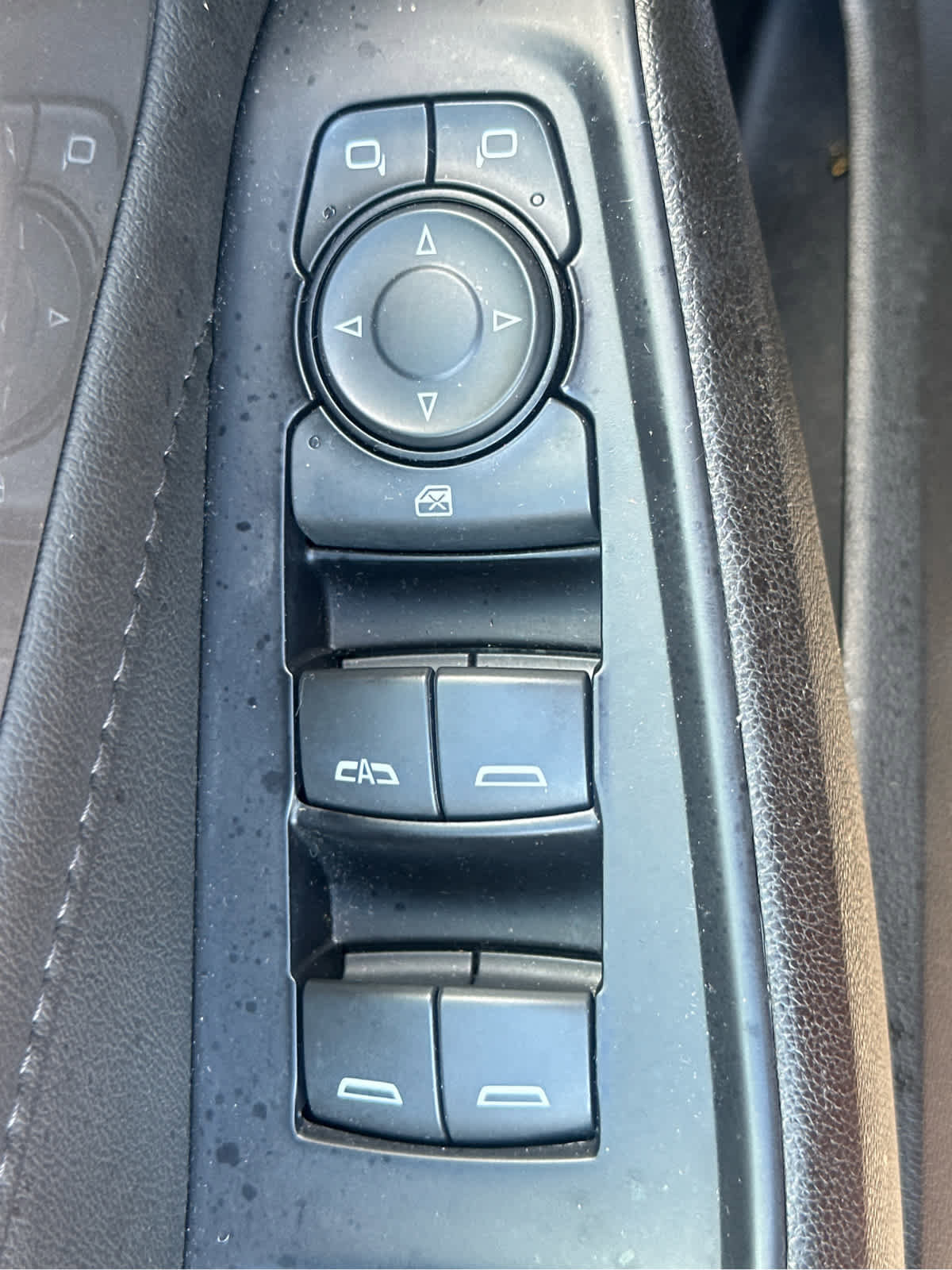 Used 2022 Chevrolet Traverse LT image 24