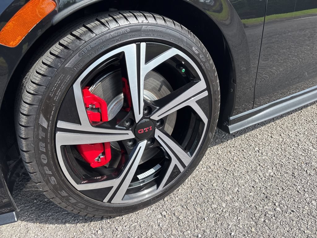 Certified 2025 Volkswagen GTI Autobahn FWD image 7