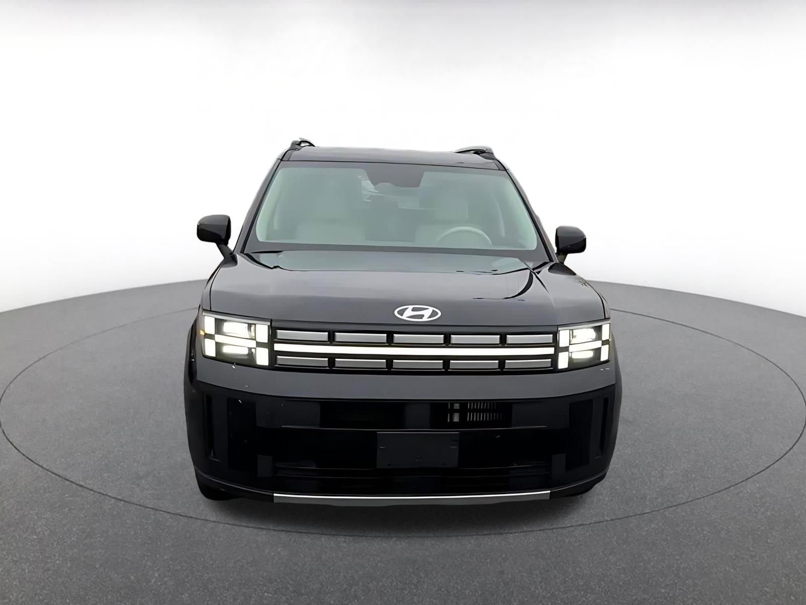 Used 2025 Hyundai Santa Fe SEL image 4