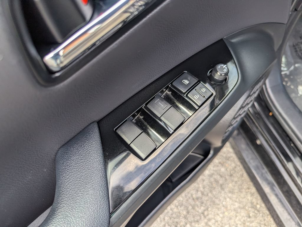 Used 2021 Toyota Prius Prime XLE FWD image 14