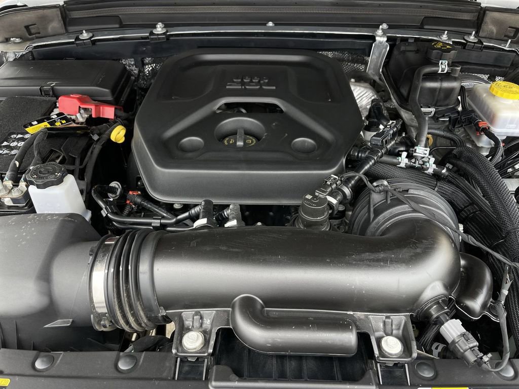 Used 2024 Jeep Wrangler Sahara image 28