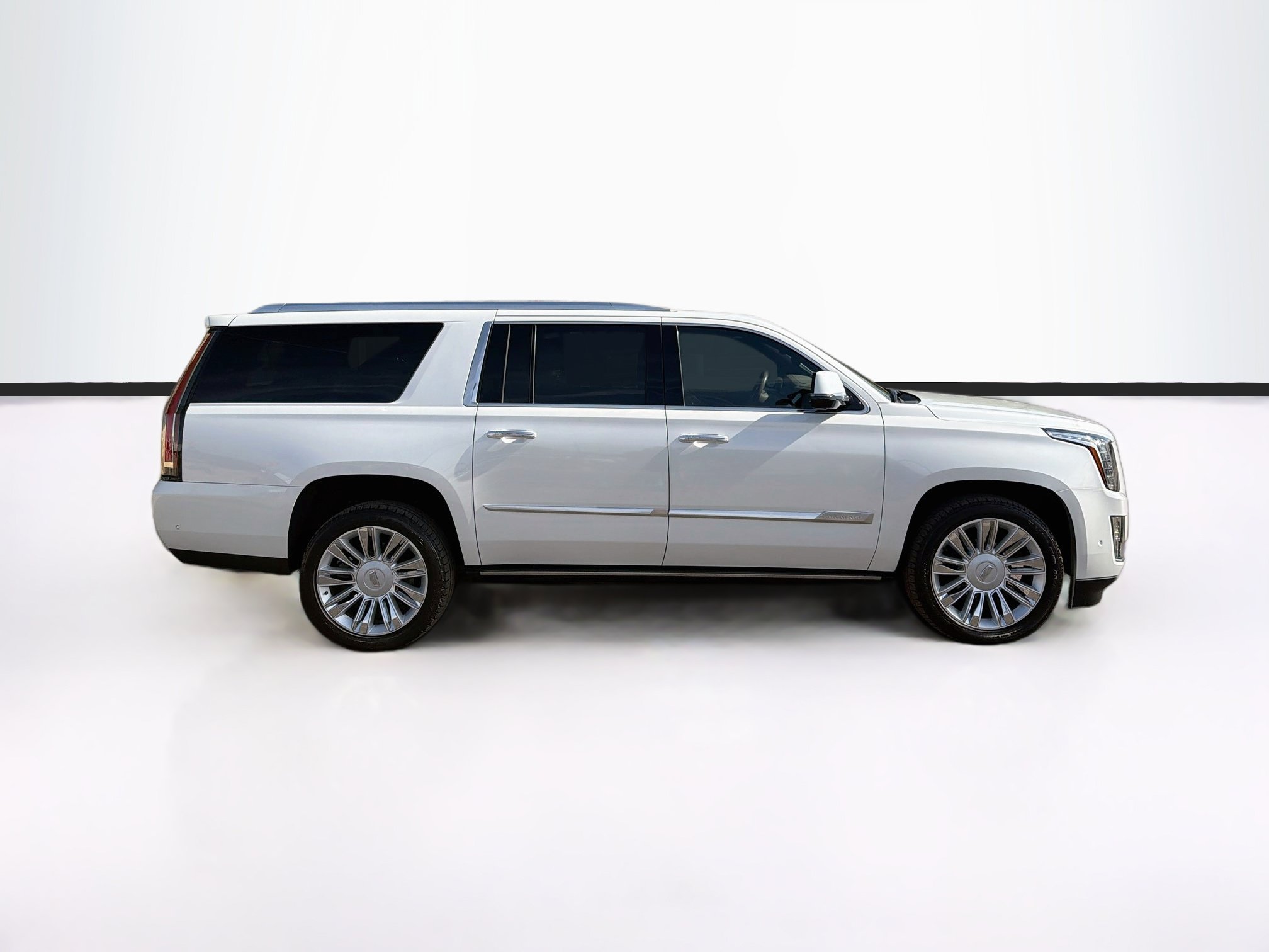 Used 2019 Cadillac Escalade ESV Platinum AWD/4WD image 4