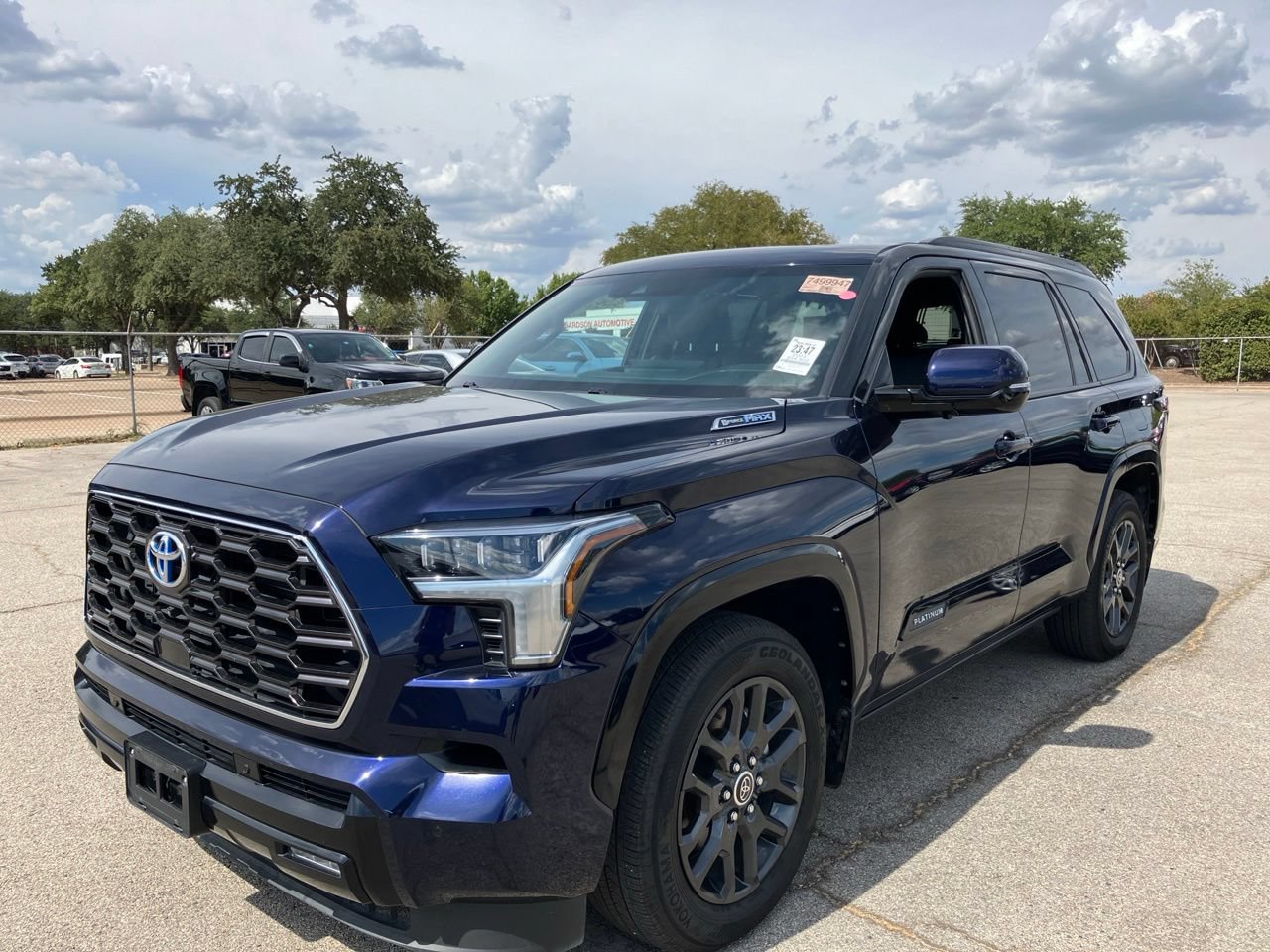Used 2023 Toyota Sequoia Platinum AWD/4WD image 1