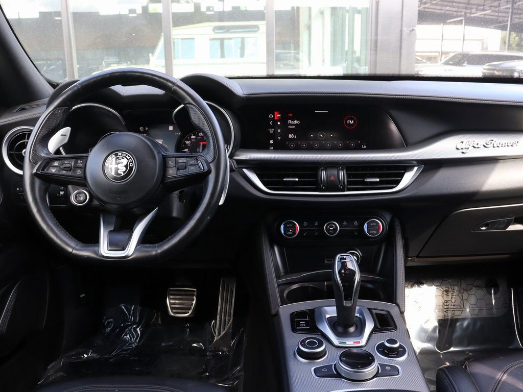 Used 2023 Alfa Romeo Stelvio Veloce image 25