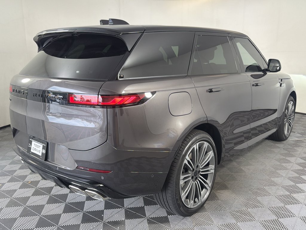 New 2027 Land Rover Range Rover Sport Dynamic SE AWD/4WD image 11