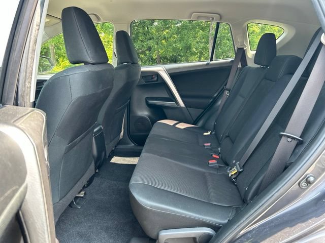Used 2018 Toyota RAV4 LE w/ All Weather Liner Package AWD/4WD image 30