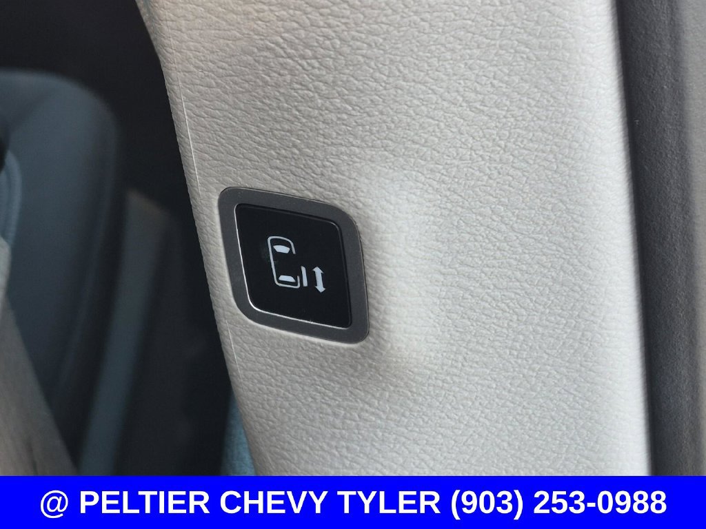 Used 2023 Chrysler Voyager LX FWD image 17