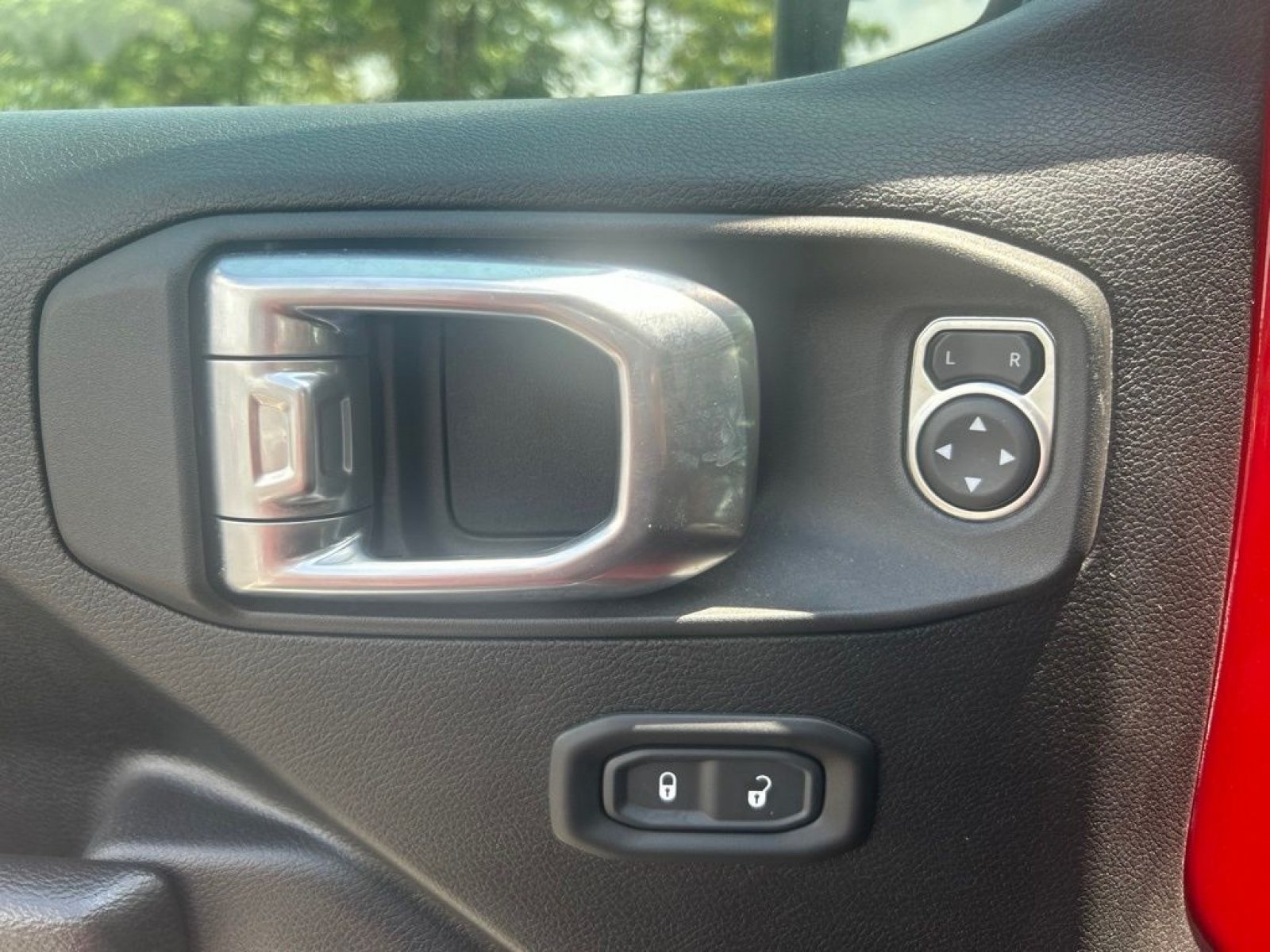 Used 2022 Jeep Gladiator Sport AWD/4WD image 13