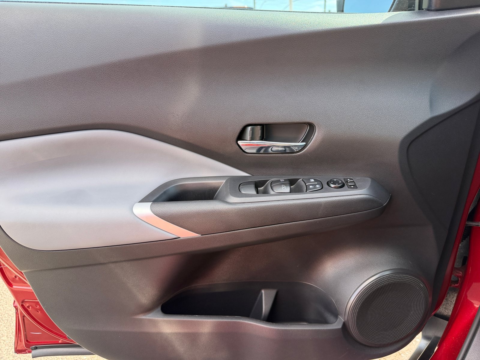 Used 2023 Nissan Kicks SR w/ SR Premium Package FWD image 13