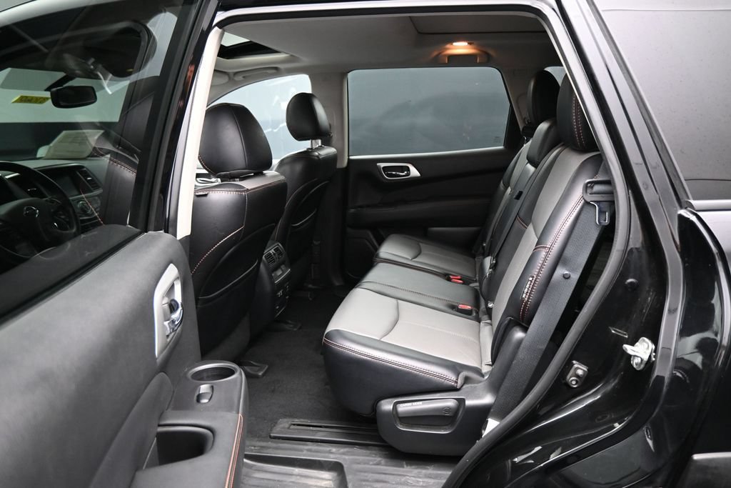 Used 2020 Nissan Pathfinder SL AWD/4WD image 29