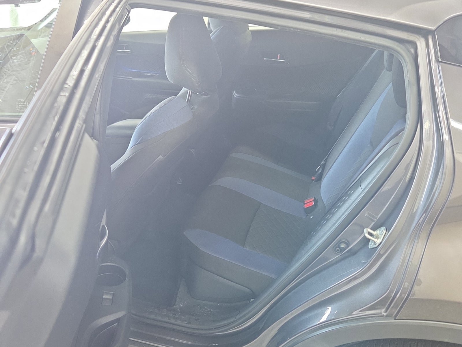 Used 2021 Toyota C-HR XLE FWD image 15
