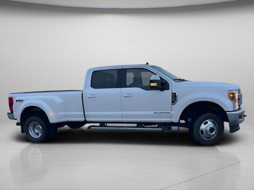 Used 2019 Ford F350 Lariat w/ Lariat Value Package image 3