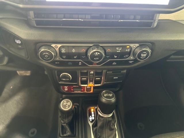 Used 2024 Jeep Wrangler Unlimited image 22