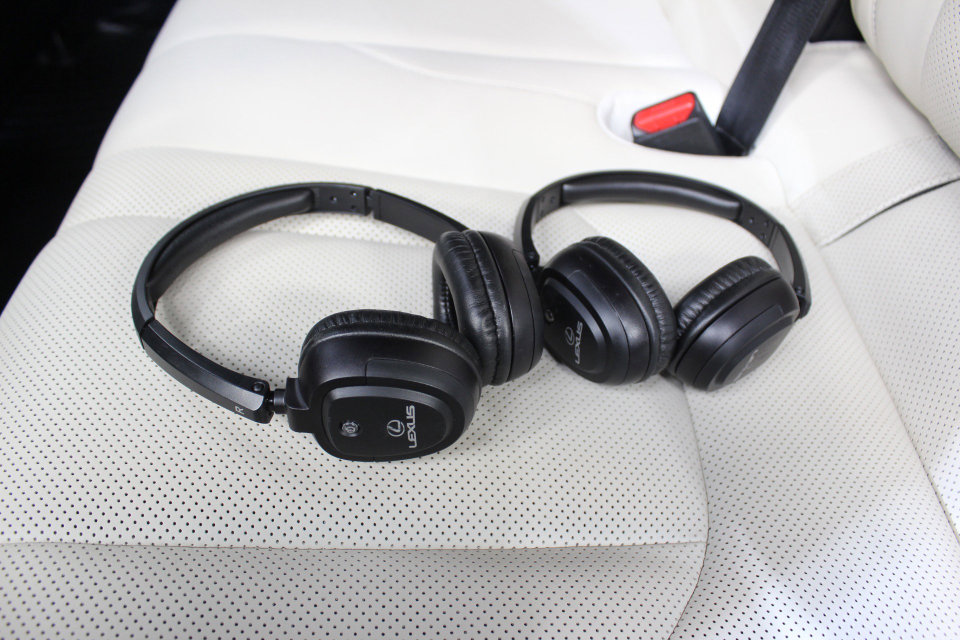 Used 2019 Lexus LX 570 Three-Row Inspiration Series w w/ Inspiration Series image 34