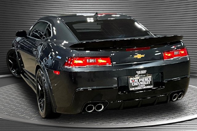 Used 2015 Chevrolet Camaro Z/28 RWD image 4