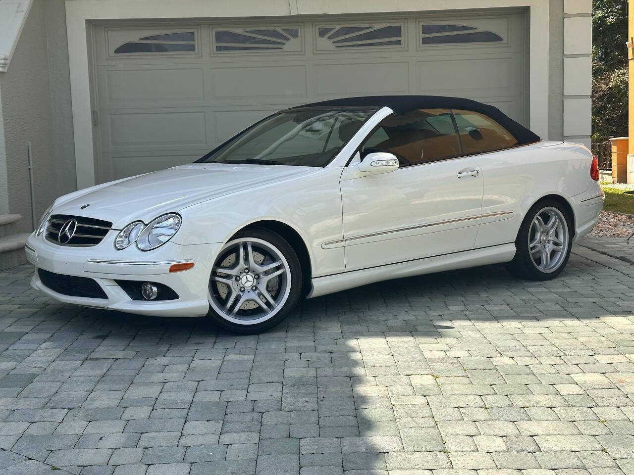 Used 2009 Mercedes-Benz CLK 550 Cabriolet image 25