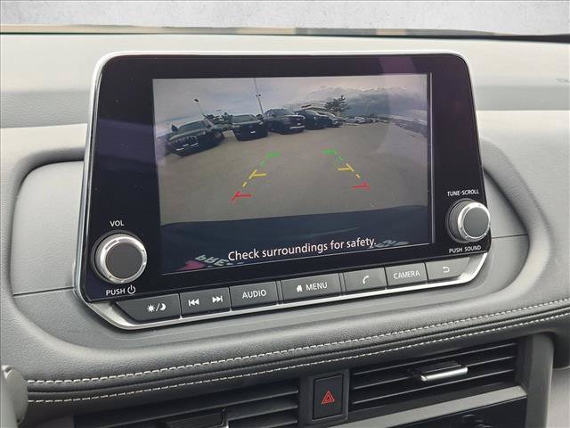 Used 2025 Nissan Rogue SV AWD/4WD image 14