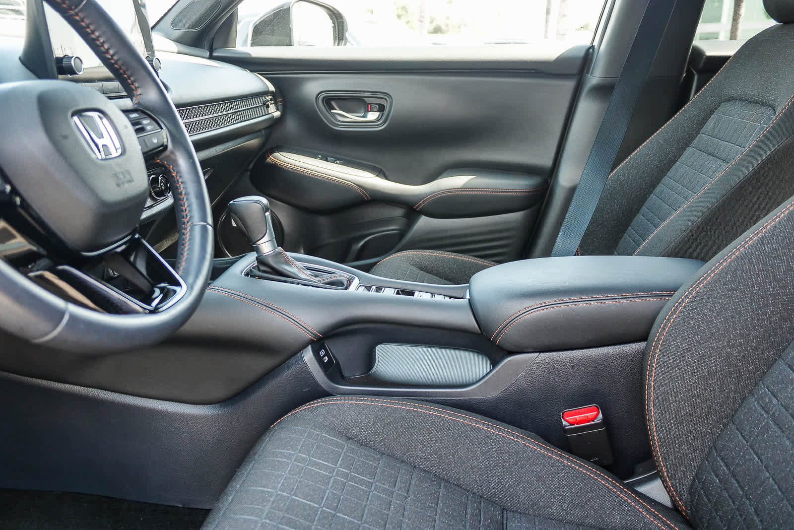 Used 2025 Honda HR-V Sport image 13