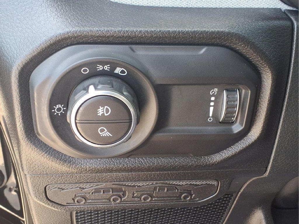 Used 2024 Jeep Gladiator Sport AWD/4WD image 19