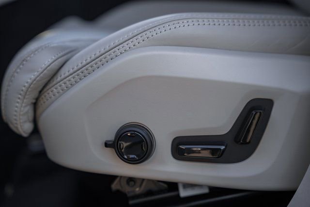 New 2026 Volvo XC90 B6 Ultra w/ Protection Package Premier image 36