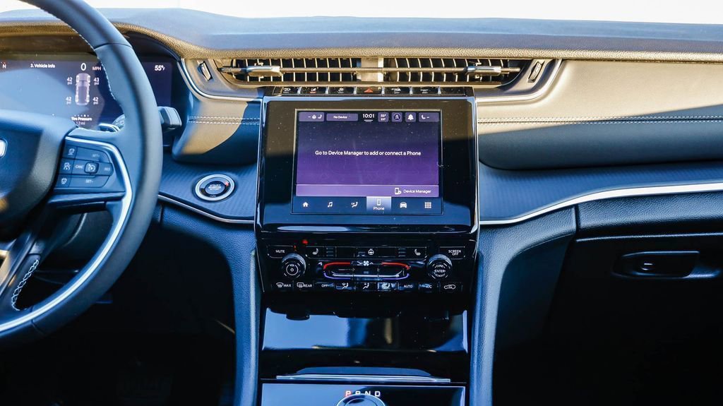 New 2025 Jeep Grand Cherokee Altitude image 14