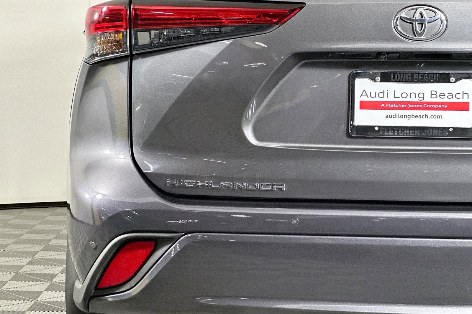 Used 2023 Toyota Highlander Limited image 18