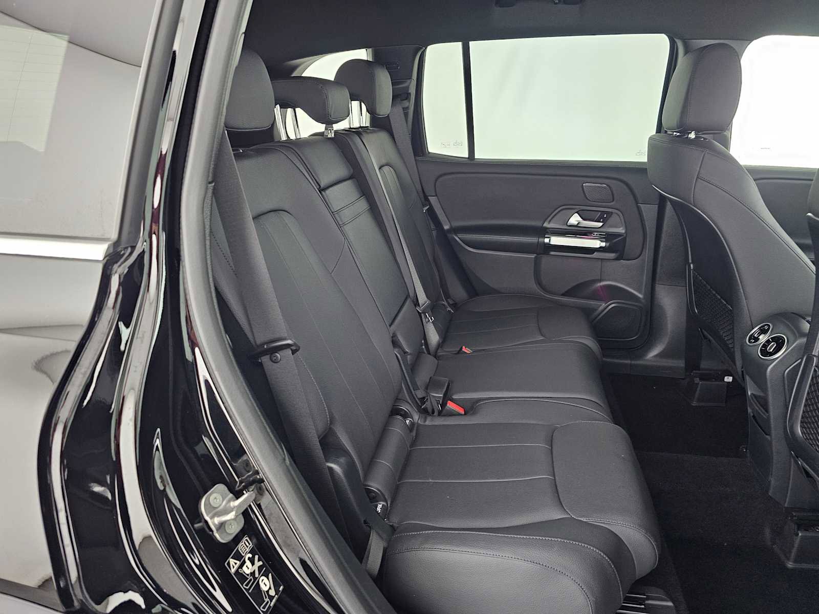 Certified 2025 Mercedes-Benz GLB 250 image 13