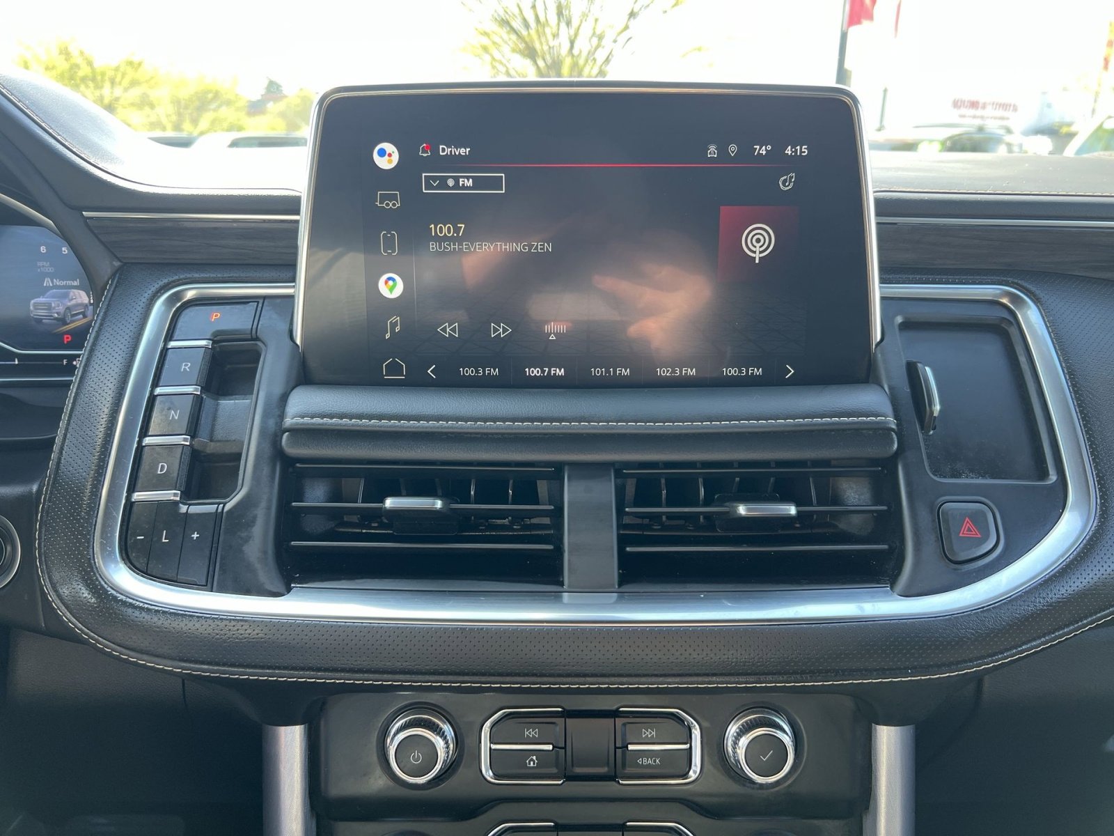 Used 2022 GMC Yukon XL SLT w/ SLT Premium Package image 26