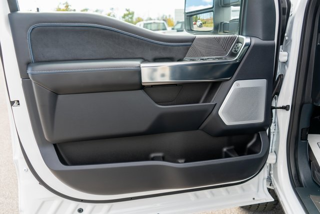 Used 2025 Ford F350 Platinum w/ FX4 Off-Road Package image 18