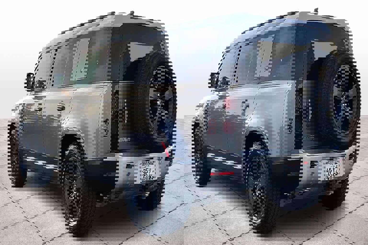 Used 2023 Land Rover Defender 110 SE image 14