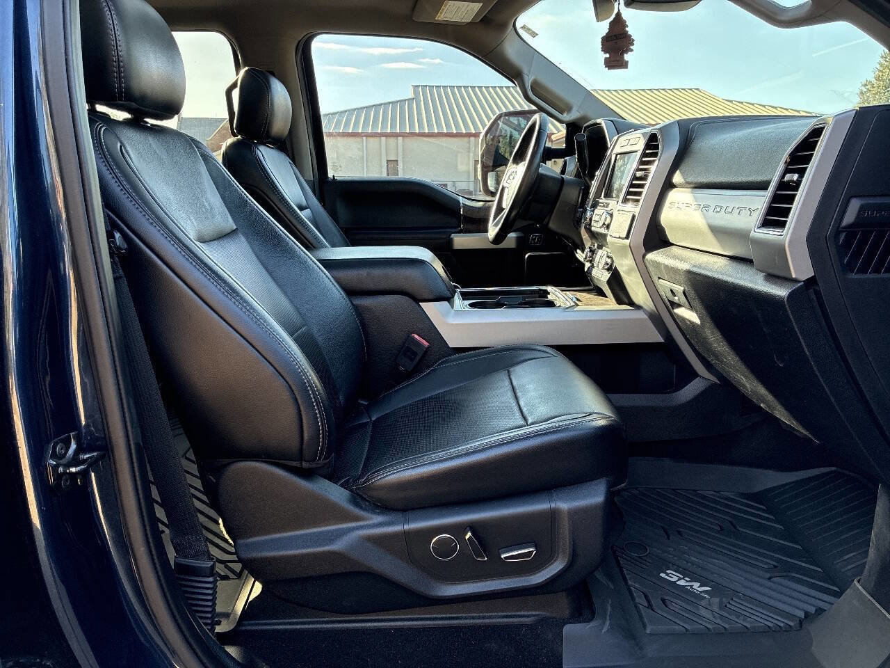 Used 2019 Ford F250 Lariat w/ Lariat Ultimate Package image 31