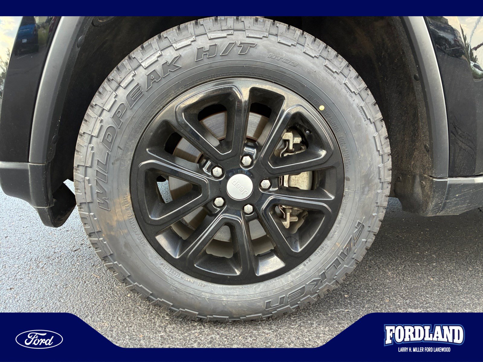 Used 2021 Jeep Grand Cherokee Laredo AWD/4WD image 26