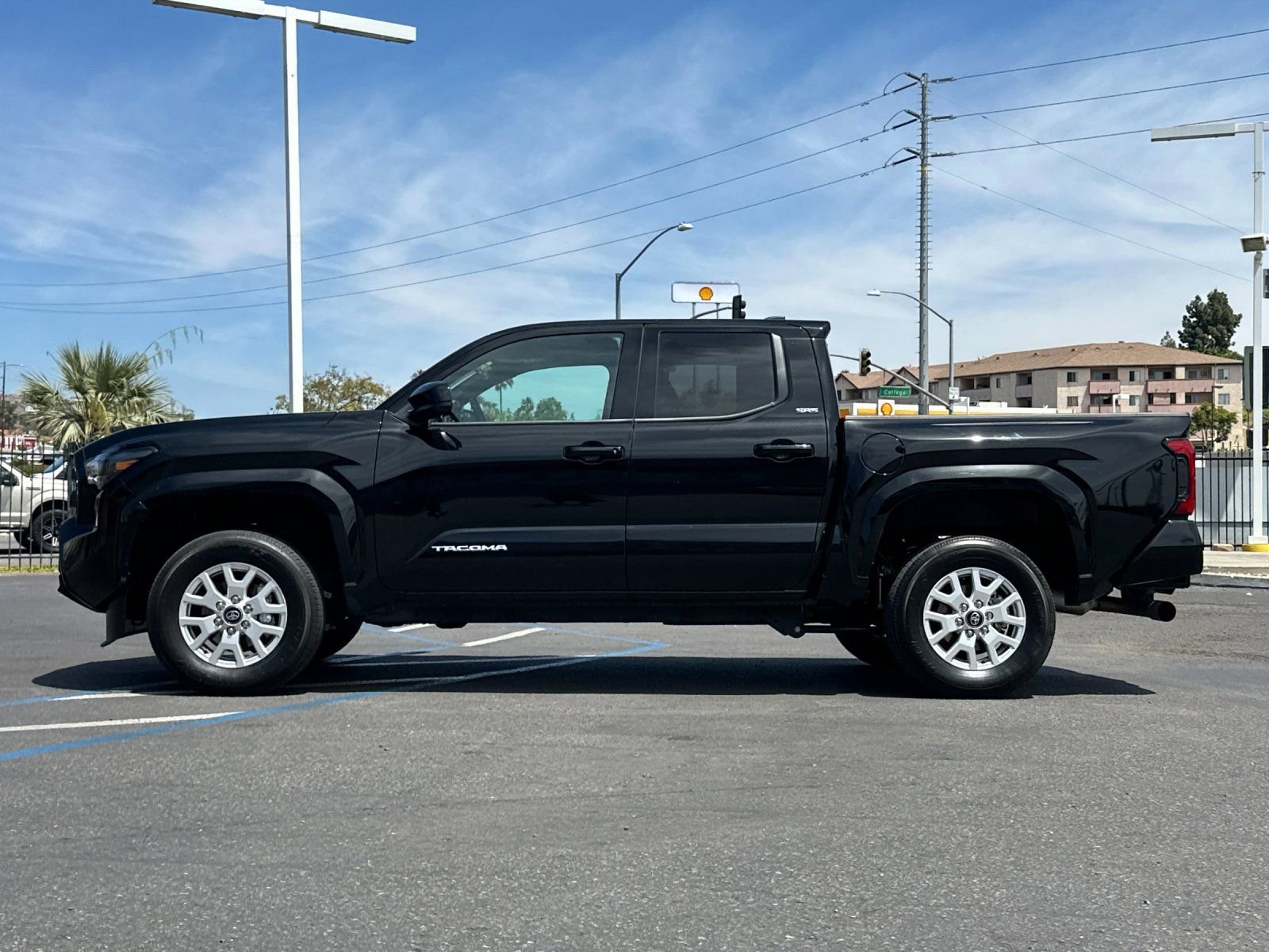 Used 2025 Toyota Tacoma SR5 RWD image 2