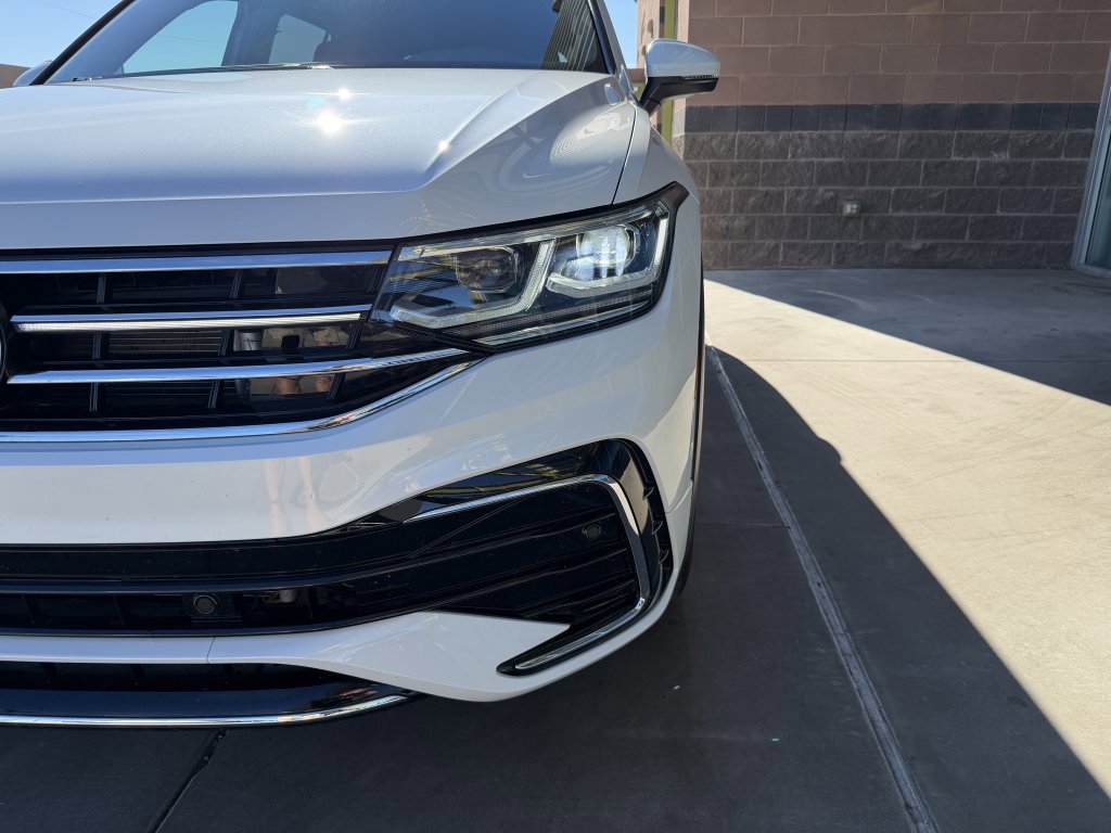 Used 2022 Volkswagen Tiguan SEL R-Line image 11