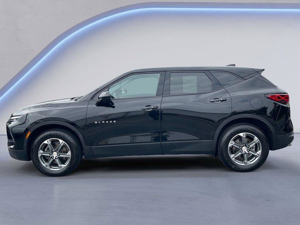 Used 2023 Chevrolet Blazer LT image 6