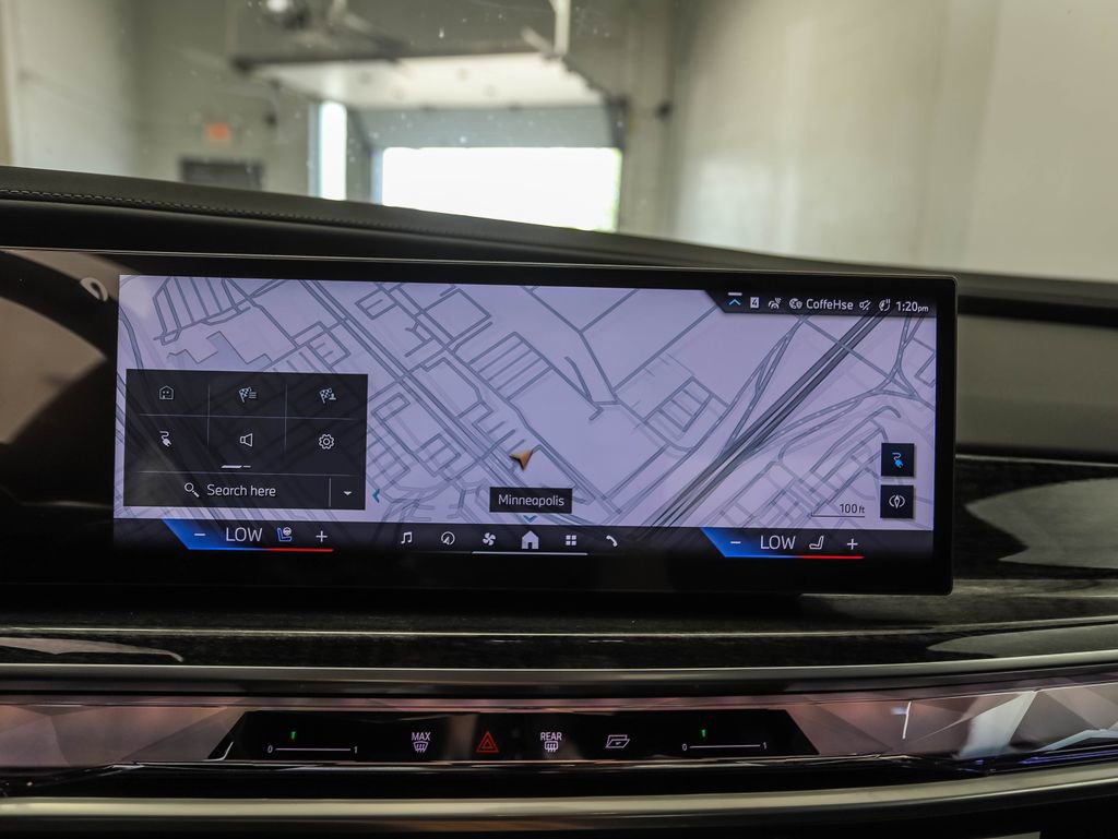 New 2025 BMW i7 xDrive60 image 17