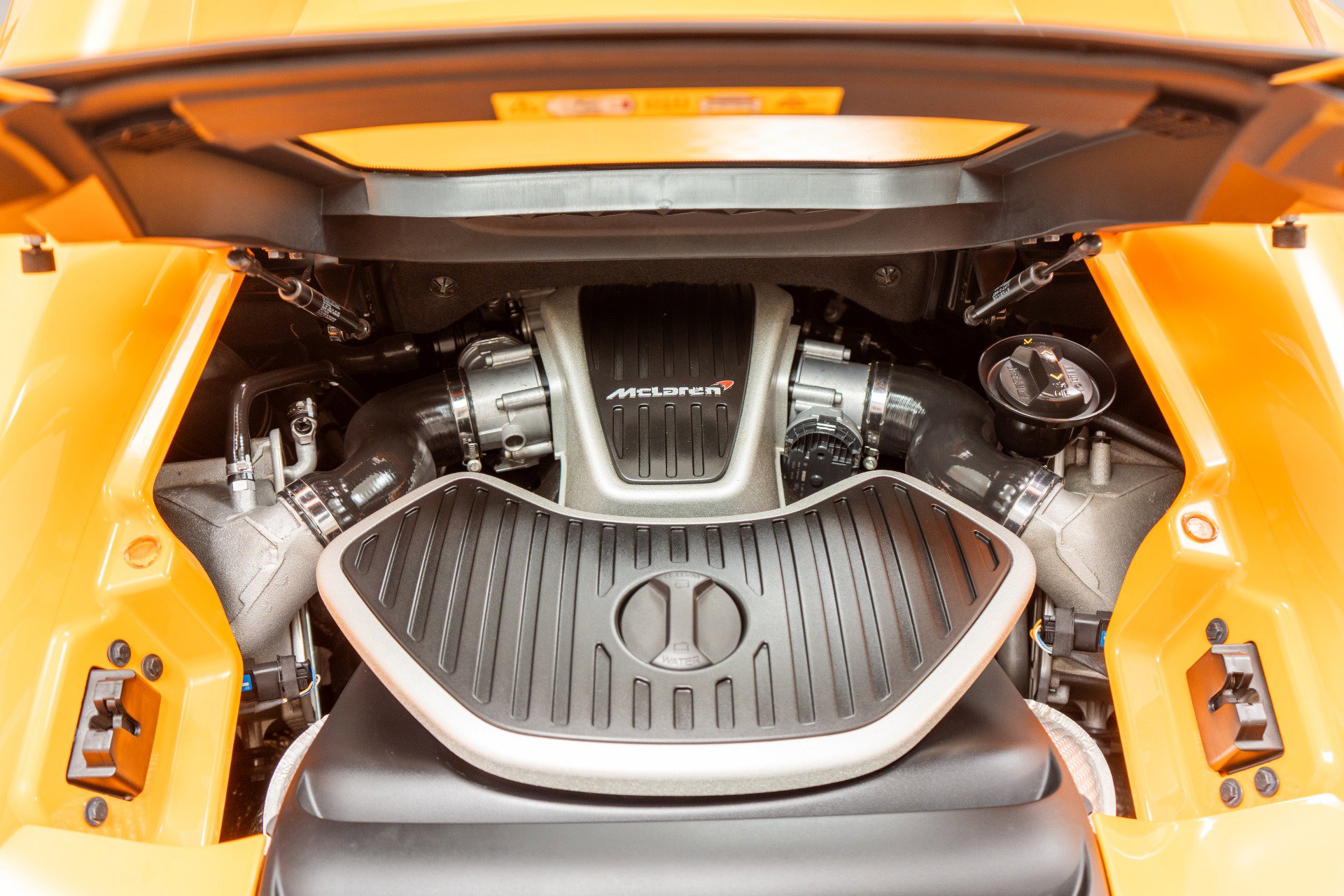 Used 2015 McLaren 650S Spider RWD image 12