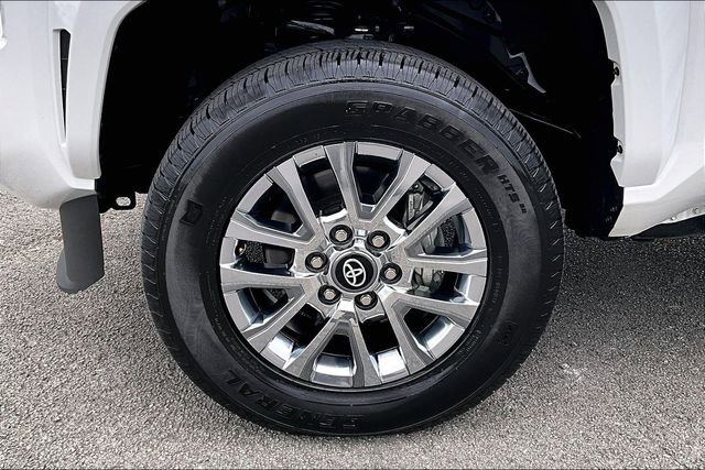 Used 2024 Toyota Tacoma Limited w/ Limited Package (LT) AWD/4WD image 29