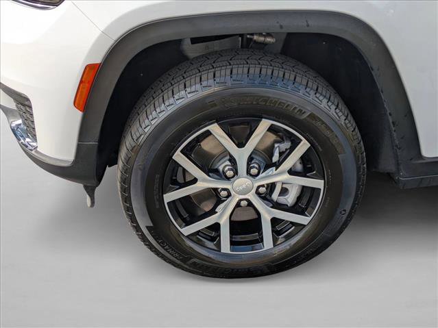 Used 2025 Jeep Grand Cherokee L Limited image 24