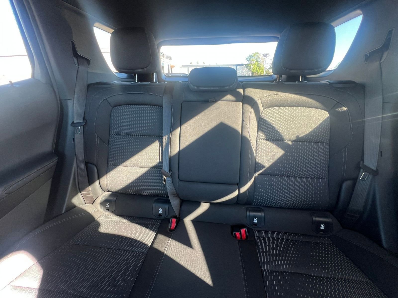 Used 2025 Chevrolet Equinox LT image 38