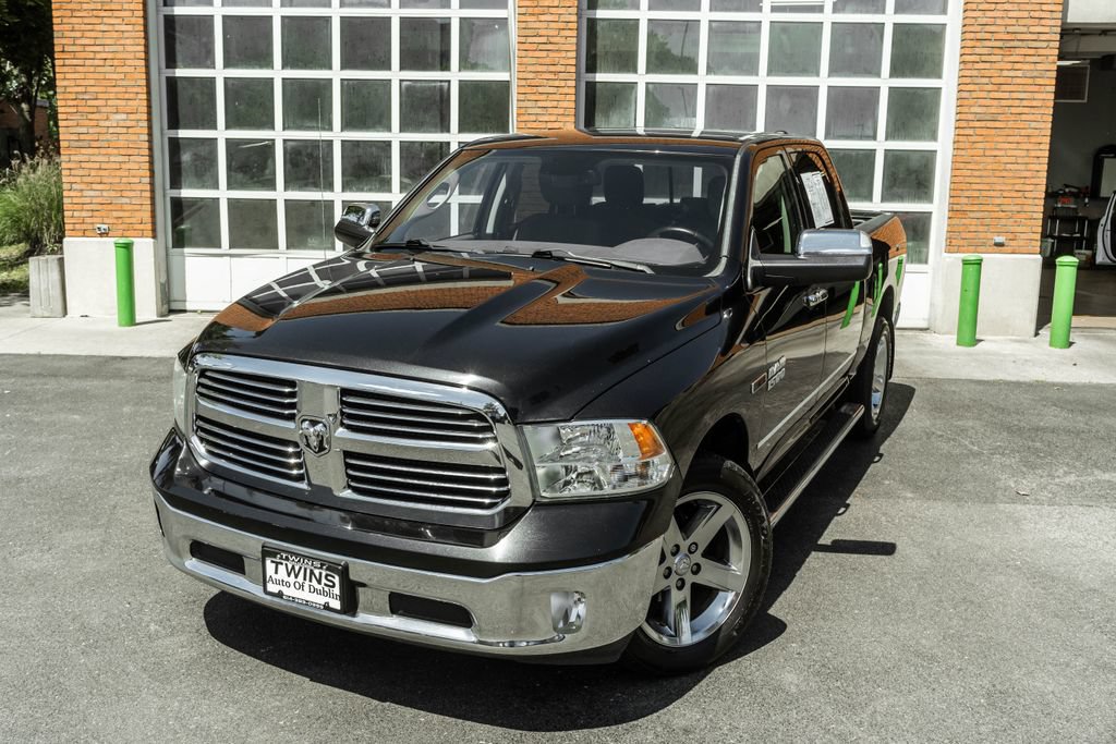 Used 2016 RAM 1500 Classic SLT w/ SLT Plus D←cor Group AWD/4WD image 2