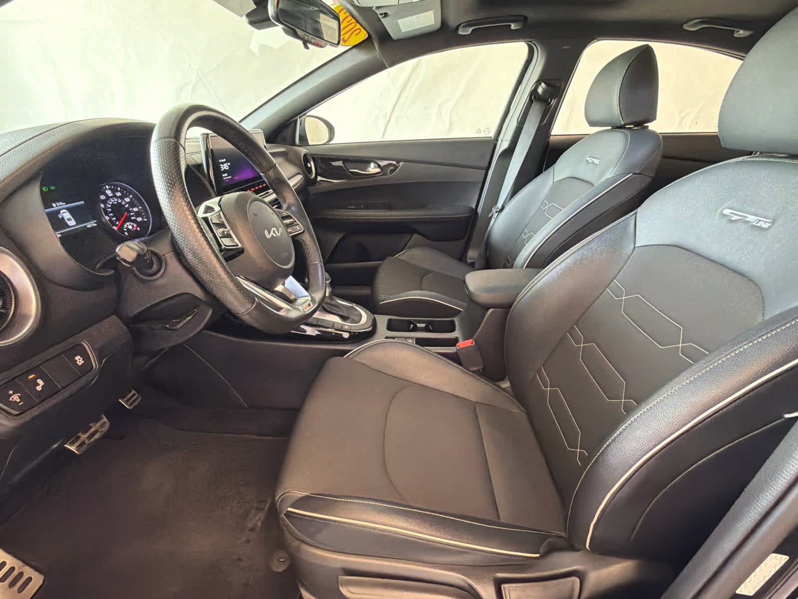 Used 2023 Kia Forte GT-Line w/ GT-Line Premium Package FWD image 13