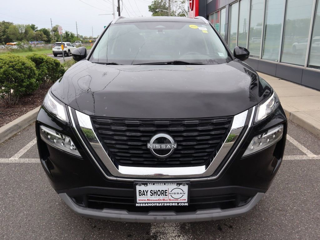 Certified 2022 Nissan Rogue SV w/ SV Premium Package image 4