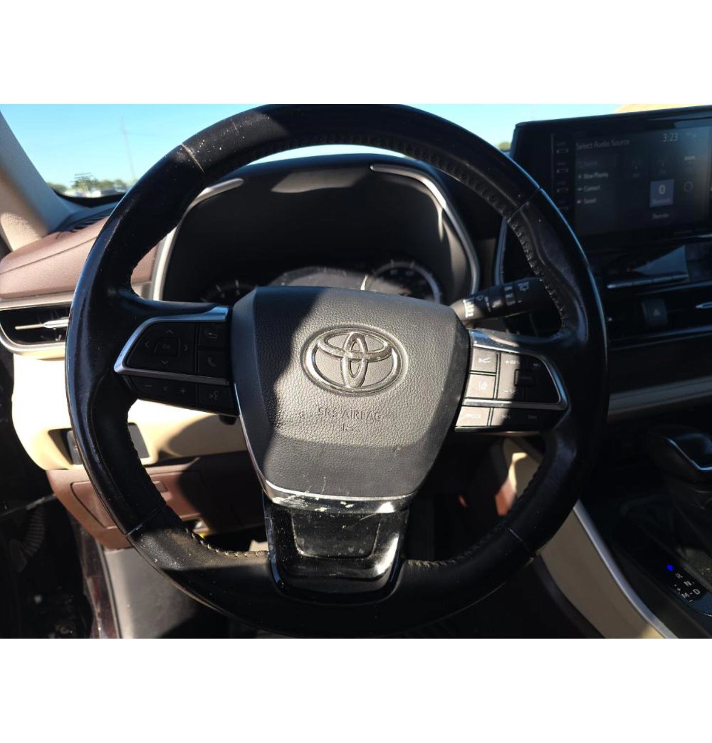 Used 2021 Toyota Highlander XLE image 23