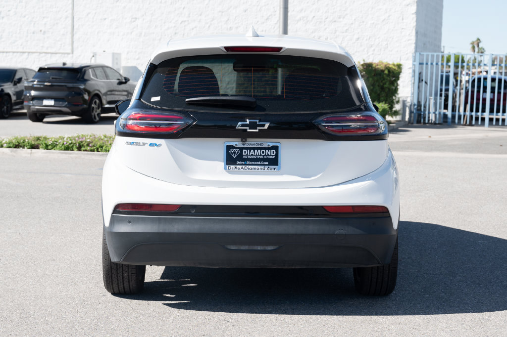 Used 2023 Chevrolet Bolt LT FWD image 5