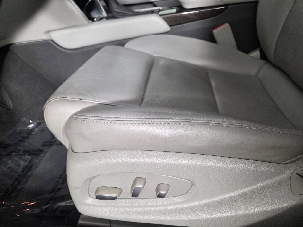 Used 2016 Cadillac XTS Luxury w/ Driver Awareness Package FWD image 10