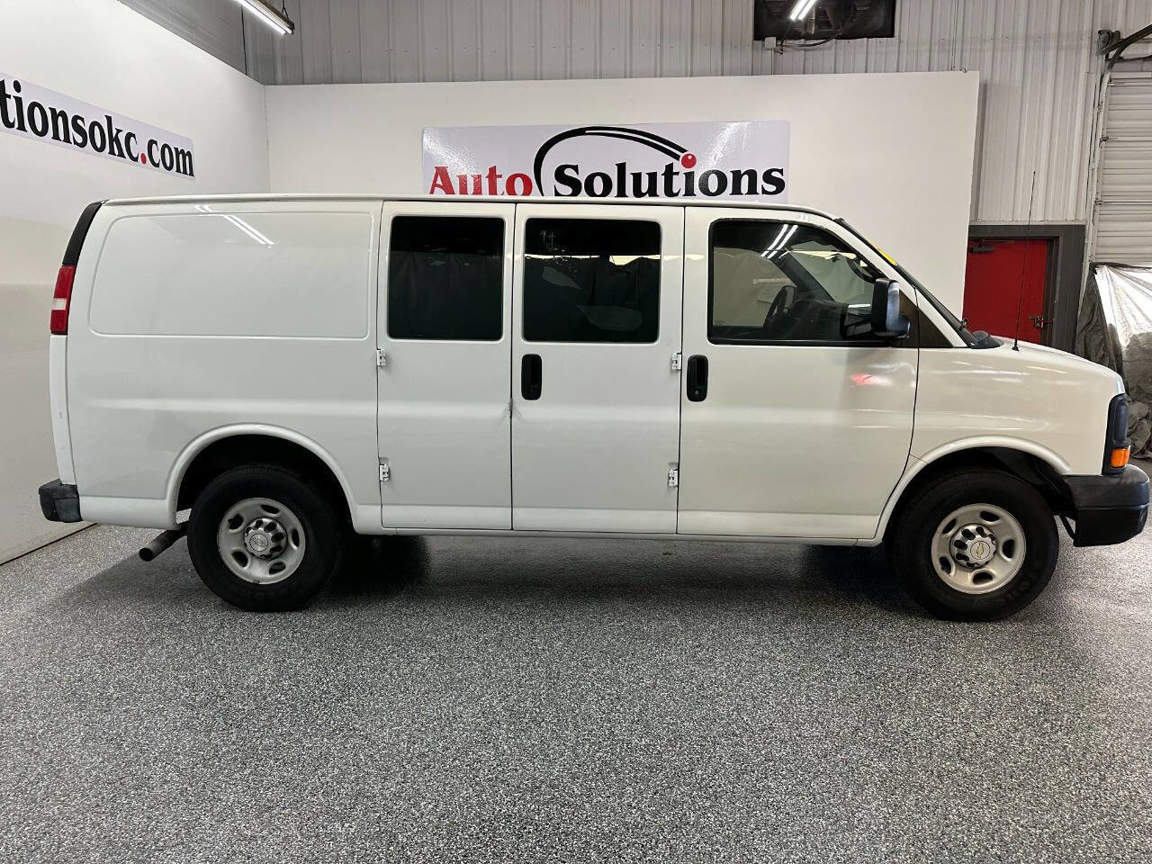 Used 2012 Chevrolet Express 3500 image 8