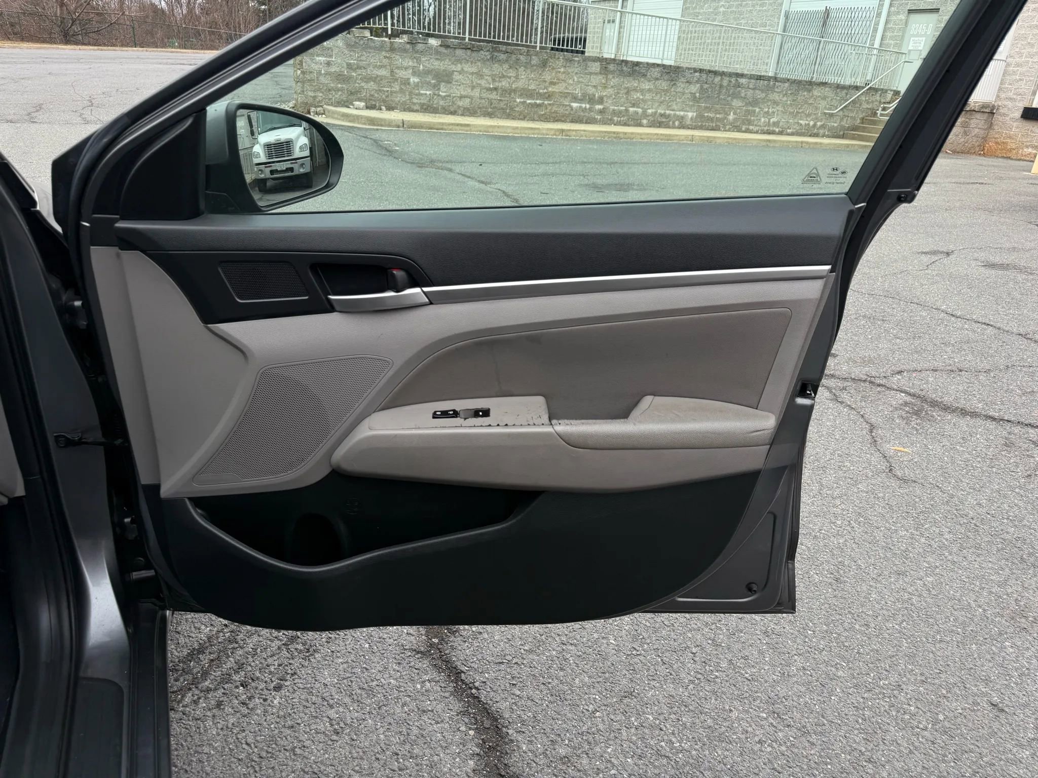 Used 2020 Hyundai Elantra SEL image 24