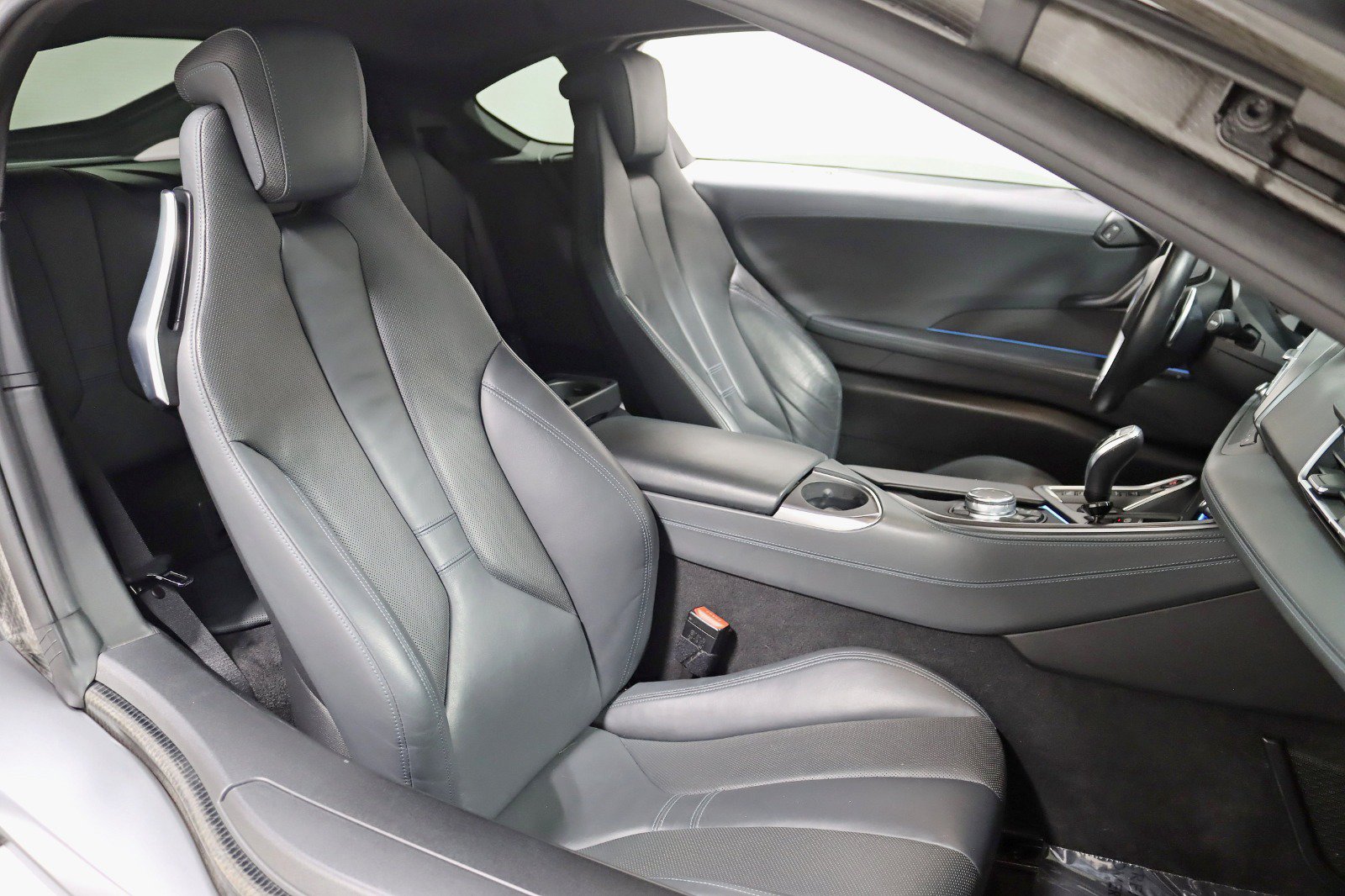 Used 2016 BMW i8 AWD/4WD image 30