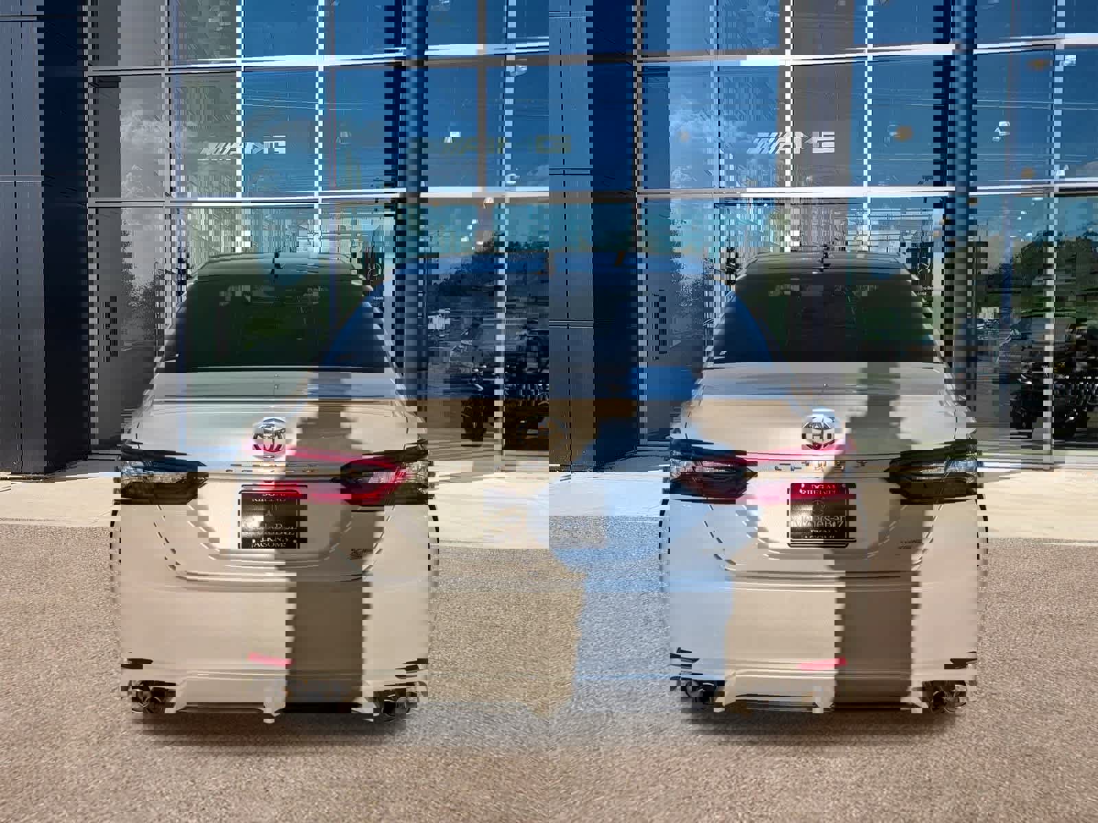 Used 2021 Toyota Camry XSE image 4